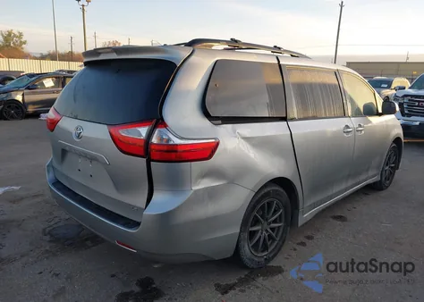 2019 Toyota Sienna Le 8 Passenger z USA, uszkodzony, nr VIN 5TDKZ3DC0KS973044